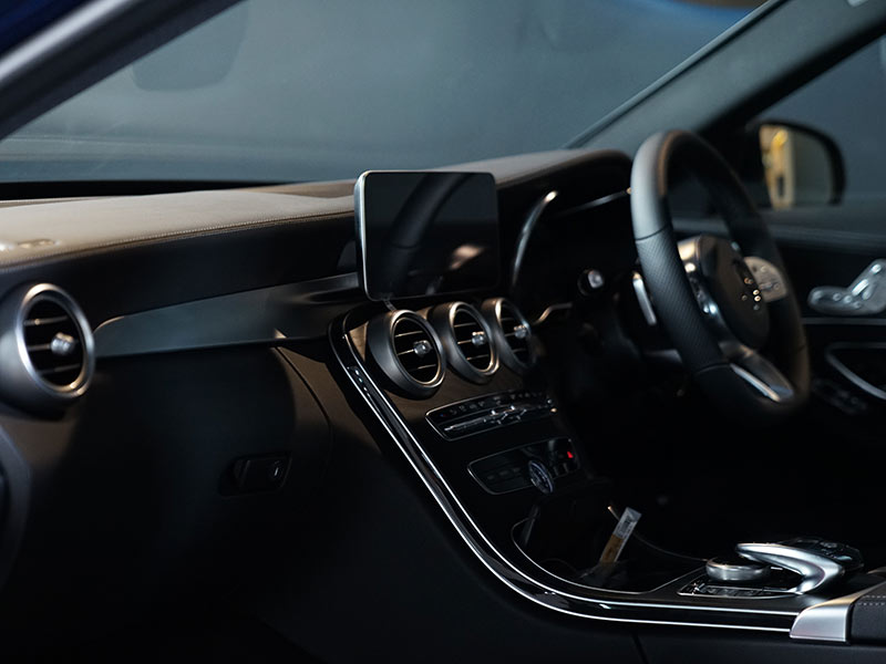 Review Mercedes-Benz C300 AMG Final Edition - interior