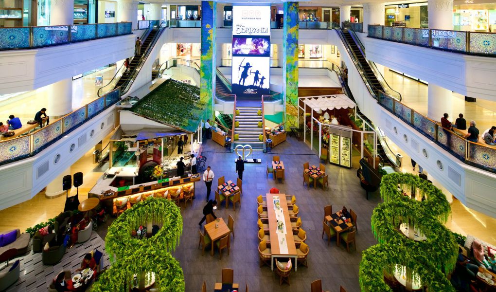 Suasana mall Grand Indonesia