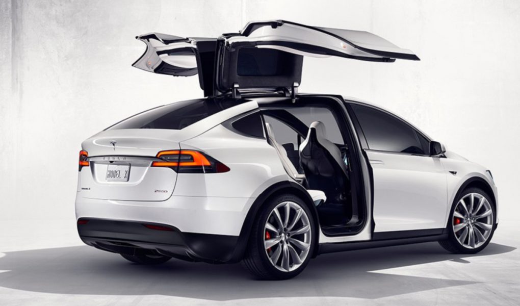Falcon door Tesla Model X