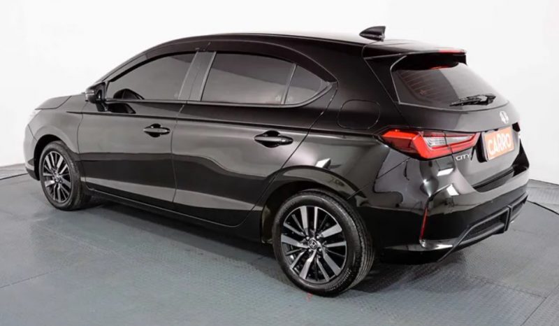 City hatchback RS warna hitam