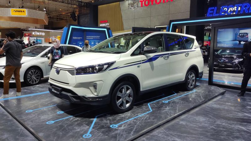 MPV Toyota hybrid di GIIAS 2022